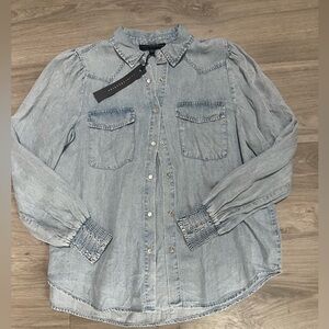 Women’s Jane and Delancey Chambray Pearl snap button up shirt NWT size small